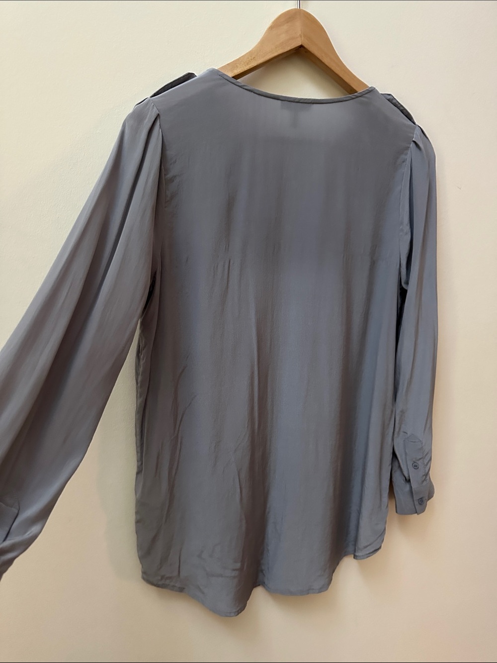 Joie Dusty Lavender V-Neck Long Sleeve Silk Blouse - Picture 5 of 8